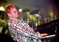 032 Elton John 1996